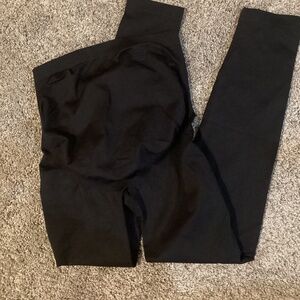 Black size large Maternity leggings